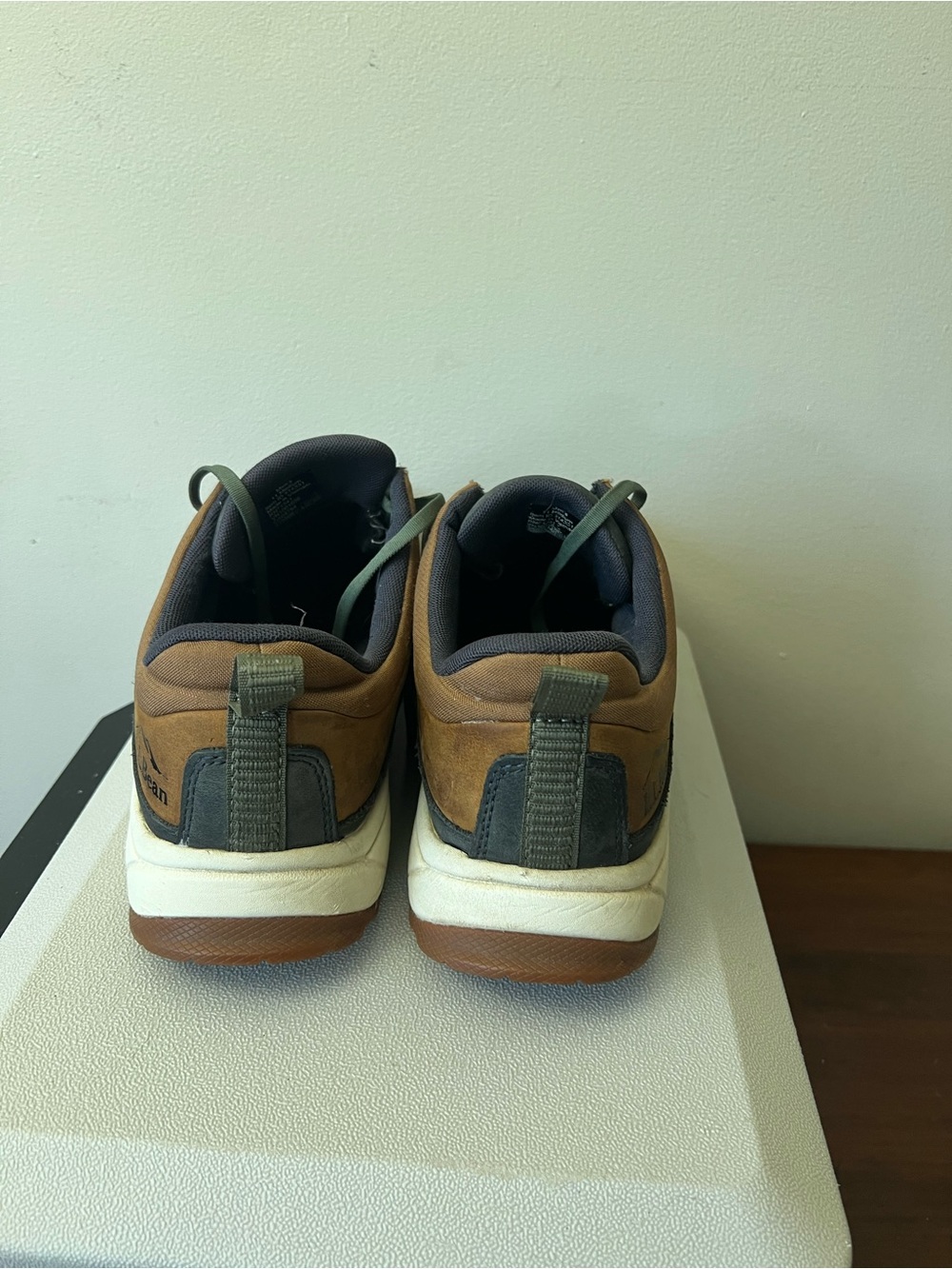 L.L. Bean Men's Navy and Brown Leather Lace-Up Sneakers - Picture 7 of 7